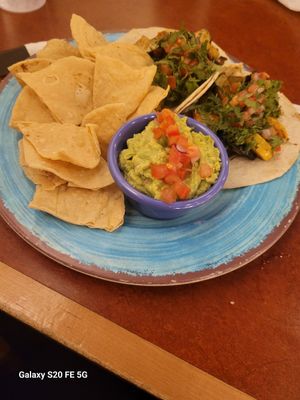 Veggie Taco/no cojito and guac at Roosters in Mobile