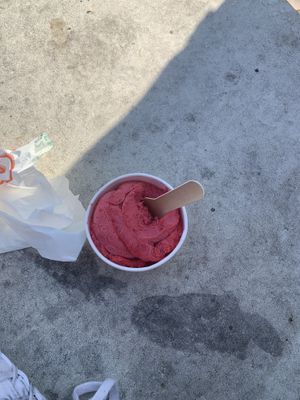 the raspberry sorbet at Janssen's IJssalon in Boskoop