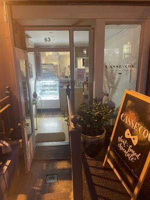 Looking inside from the street at Casse-Cou by Matthew Kenney in New York City