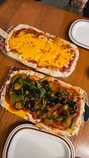 Vegan and vegetarian pizza at Stove On 스토브온 in Jeju