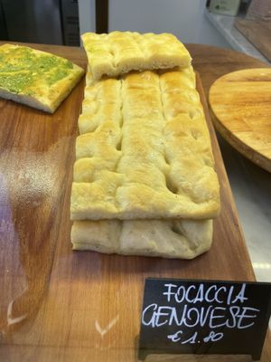 Focaccia genovese at Pan & Pumate in Manarola