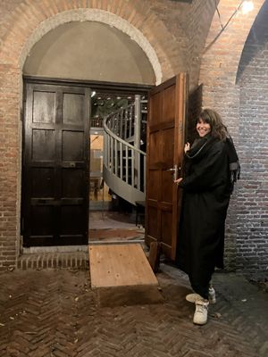 De ingang is zichtbaar😉  at Cometa in Amsterdam