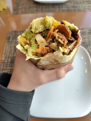 Avocado Seitan, ordentliche Portion at Vegano in Wohlen