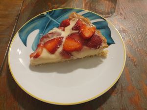 Lemon strawberry cake at Col Cavolo - Vegan Bistrot in Rome