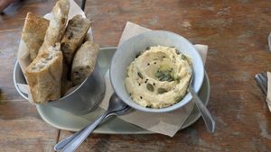 Hummus and warm focaccia at Col Cavolo - Vegan Bistrot in Rome