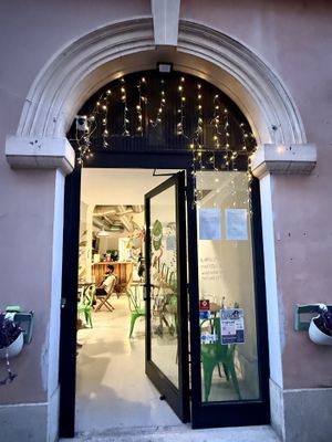 Front door  at Col Cavolo - Vegan Bistrot in Rome