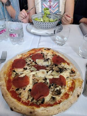 Vegan Pizza cappriciosa and in the background th vegan Caesar salad (which was apparently not as good as the pizza) at La Soffitta Renovatio in Rome