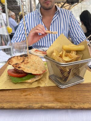Vegan Cheeseburger 🍔   at La Soffitta Renovatio in Rome