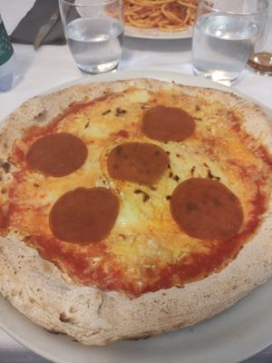 Excelente restaurante con una carta vegana separada, muy bien de precio!  Pizza vegana - el mejor queso fundido que he probado en mucho tiempo at La Soffitta Renovatio in Rome