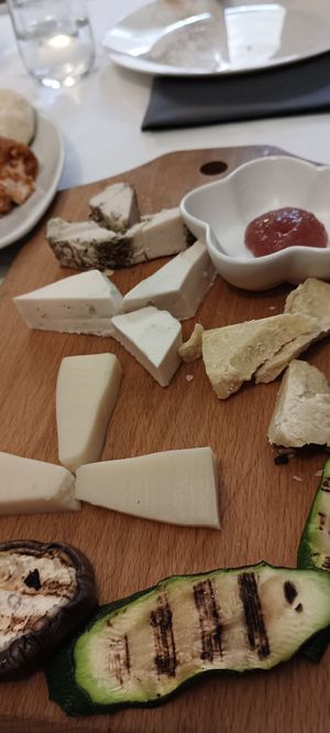 Formatges vegans at La Soffitta Renovatio in Rome