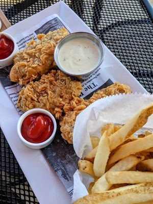 Vegan chicken tenders w/vegan ranch at Bat 17 in Lombard