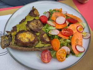 Hemp quiche with aubergine at Il Moderno in Perugia