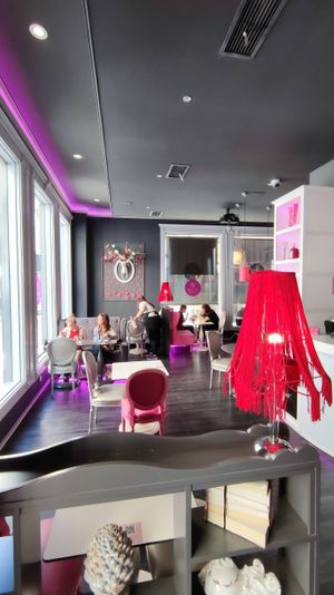 Inside at Miss Sushi in Alicante