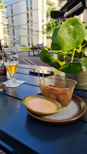 Falafel met sriracha mayo - all vegan 💕 at Beyond Lunchcafé & Patisserie in Nuenen