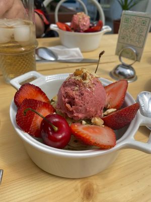 Panqueques con helado   at Azahar in Santiago