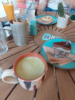 macha latte, vegan raw chocolate cake, vegan chocolate chip cookie at Rubik's in Thessaloniki