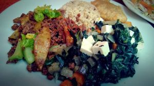 'Menú del día' del 13 de septiembre: lomito peruano, pacora de verduras, acelga con sarabena, arroz integral. at La Revolución de la Cuchara in Bogota