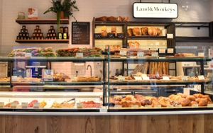 Recettes de pains à base de farines bio, pâtisseries artisanales, viennoiseries, sandwichs et salades de saison... bien sûr toujours en version 100% végétale et 100% gourmande at Land & Monkeys - Amsterdam in Paris