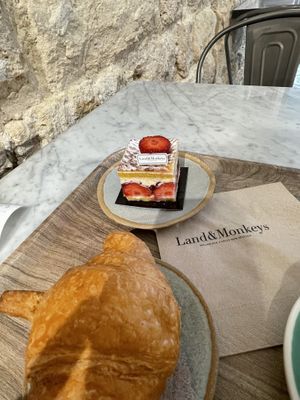 Strawberry pastry creamy thing   at Land & Monkeys - Amsterdam in Paris