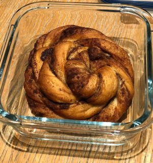 Cinnamon roll  at Land & Monkeys - Amsterdam in Paris