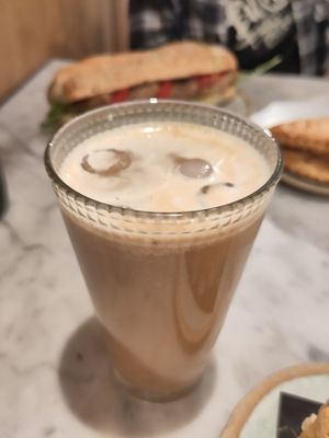  at Land & Monkeys - Amsterdam in Paris