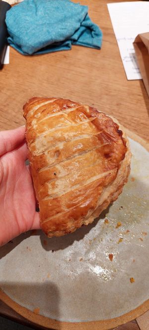 A "chausson aux pommes" at Land & Monkeys - Amsterdam in Paris