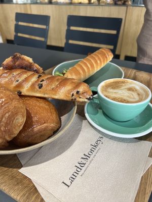   at Land & Monkeys - Amsterdam in Paris