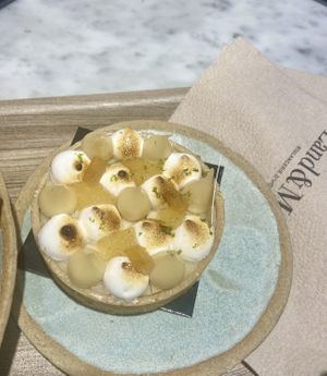 Tartlette with lemon and meringue  at Land & Monkeys - Amsterdam in Paris