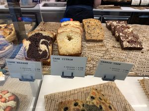 Lemon cake, VEGAN!  at Land & Monkeys - Amsterdam in Paris