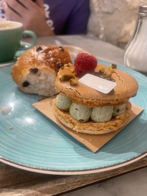 Macaroon  at Land & Monkeys - Amsterdam in Paris