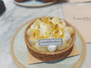 Tarte citron at Land & Monkeys - Amsterdam in Paris