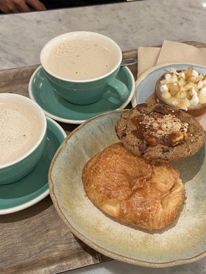   at Land & Monkeys - Amsterdam in Paris