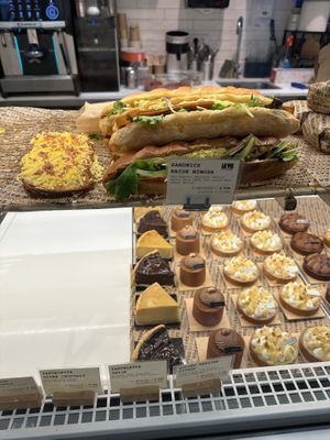   at Land & Monkeys - Amsterdam in Paris