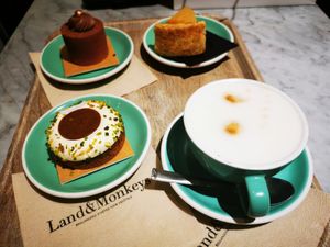  at Land & Monkeys - Amsterdam in Paris