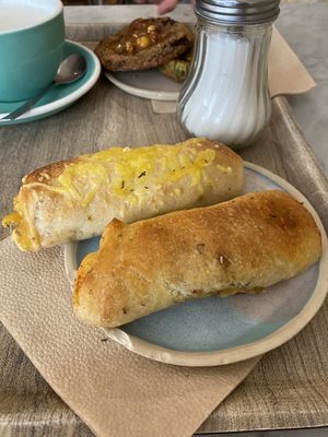 Petit pain aux tomates séchées et pesto - 5/5 | Petit pain aux lardons - 4/5  at Land & Monkeys - Amsterdam in Paris