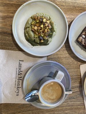 Pistachio cookie   at Land & Monkeys - Amsterdam in Paris