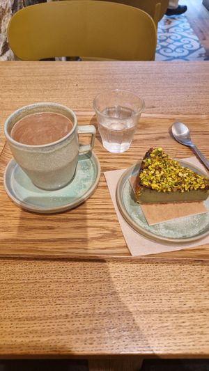 Chocolat chaud + flan pistache at Land & Monkeys - Amsterdam in Paris