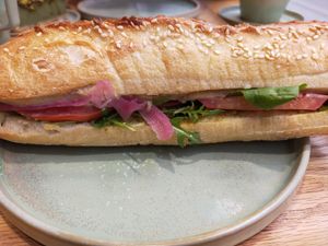 Heel veel keuze, vers en lekker. at Land & Monkeys - Amsterdam in Paris