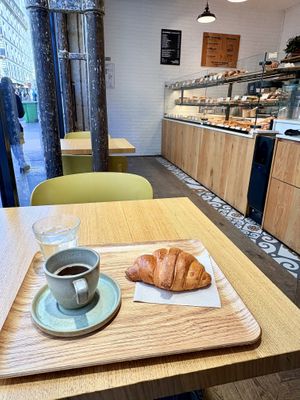   at Land & Monkeys - Amsterdam in Paris