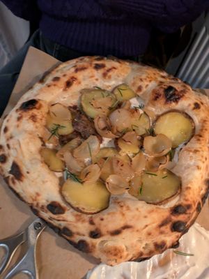 Pizza: 4.5/5

Delicious at Gemello Vegan Pizza in Berlin