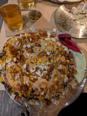 Sunday pizza: 5/5

Perfectly balanced flavours. Fantastic fluffy dough. Reminded me of carbonara.  at Gemello Vegan Pizza in Berlin