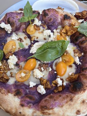 Lila   at Gemello Vegan Pizza in Berlin