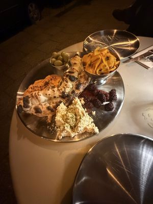 Vorspeisenteller   at Gemello Vegan Pizza in Berlin