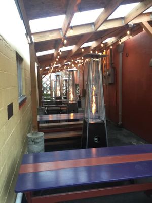 Outdoor seating at Old Soul Pizza in Roseburg