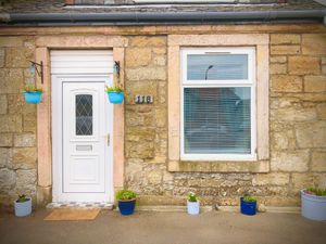 Tin Lid Cottage, Banton at Tin Lid Cottage in Banton