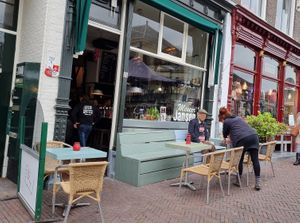 front and outdoor seating at Meneer Jansen in Leiden