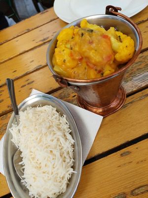 Allu Gobi (roasted cauliflower with potatoes, 12€) at Curry House in Bad Orb