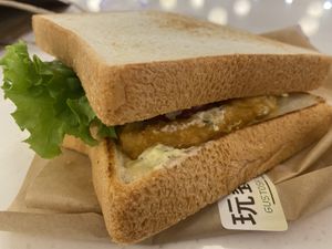 Gardein fish sandwich  at Gustosa Future Bar 玩饗食庫 - Wán - Xiǎng Shí Kù in Taipei