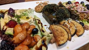 No. 65 vegan platter at Delphi  in Meppen