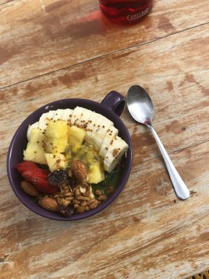 Jungle bowl ( forgot to ask to leave out the honey and bee pollen …) at Costa Juice in Tamarindo